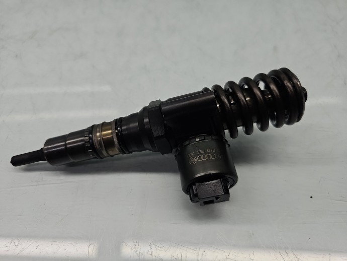 Injector AUDI A6 (4F2, C6) [Fabr 2004-2010] 03G130073G 2.0 CRD BKD 103KW / 140CP