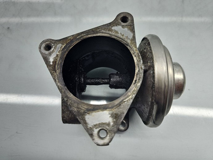 Supapa EGR Volkswagen Passat B6 (3C2) [Fabr 2005-2010] 038131501AN 2.0 CRD BKD 103KW / 140CP