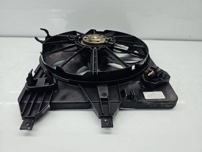 Electroventilator Renault Clio 2 [Fabr 1998-2004] 8200685725 1.5 dCi K9KW7 62KW / 85CP