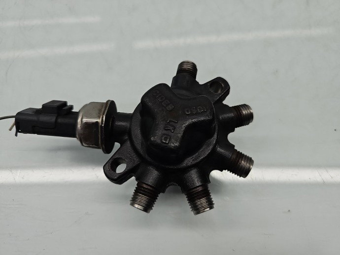 Rampa injectoare Renault Megane 2 [Fabr 2002-2008] 8200334367 1.5 dCi K9KW7 62KW / 85CP