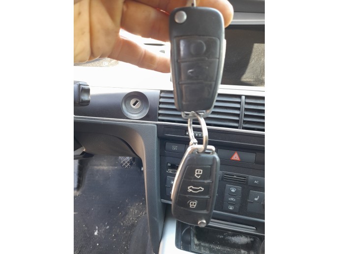 Contact cu cheie AUDI A6 (4F2, C6) [Fabr 2004-2010]  2.7 TDI CANA140KW / 190CP