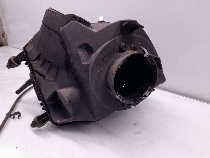 Carcasa filtru aer AUDI A6 (4F2, C6) [Fabr 2004-2010]  2.7 TDI 140KW / 190CP