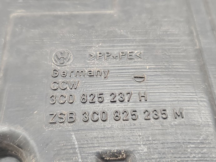 Scut motor Volkswagen Passat B7 (362) [Fabr 2010-2014] Sedan 3C0825237H