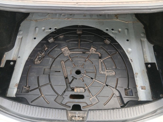 Capac protectie roata de rezerva Mazda 6 Hatchback (GG) [Fabr 2002-2008] OEM
