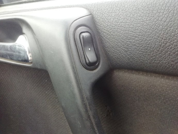Buton geam electric dreapta fata Opel Astra G 1.6 benz OEM 1998-2004