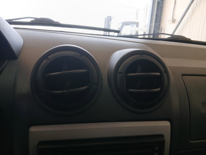 Grila aerisire centrala Dacia Logan (LS) [Fabr 2004-2012] OEM