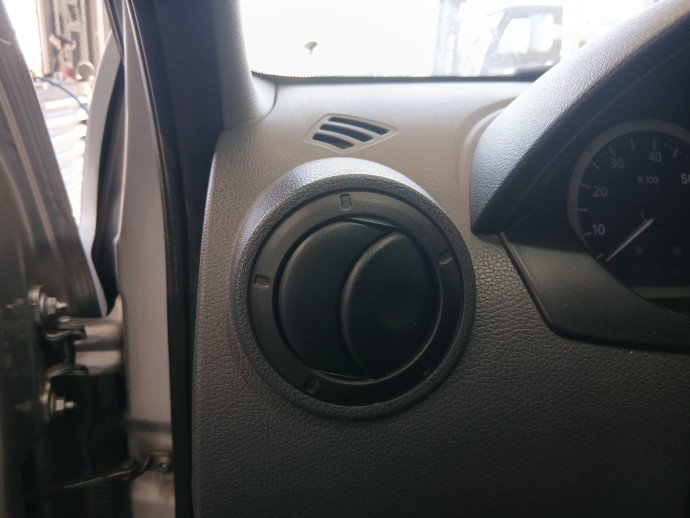 Grila aerisire stanga Dacia Logan (LS) [Fabr 2004-2012] OEM