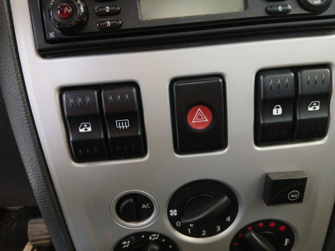 Buton avarii Dacia Logan (LS) [Fabr 2004-2012] OEM