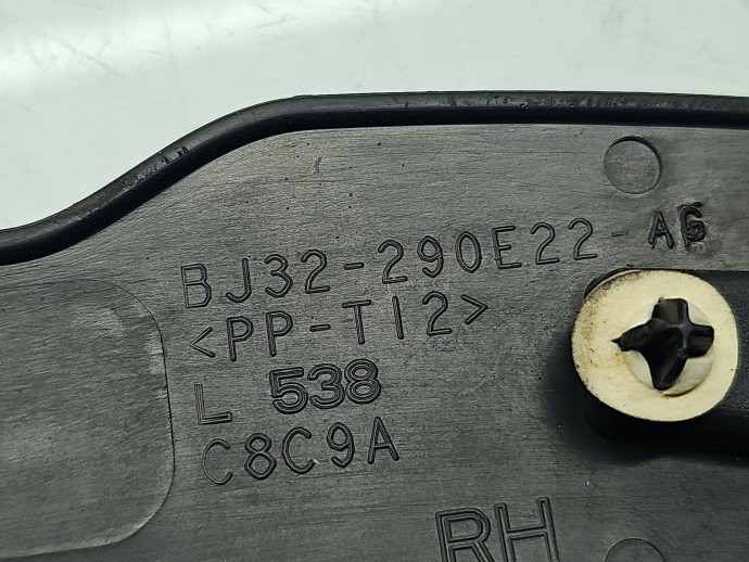 Ornament aripa dreapta spate LAND ROVER Range Rover Evoque [Fabr 2011-2018] SUV BJ32-290E22