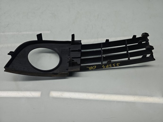Grila proiector dreapta AUDI A6 (4B2, C5) [Fabr 1997-2005] Sedan 4B0807682T