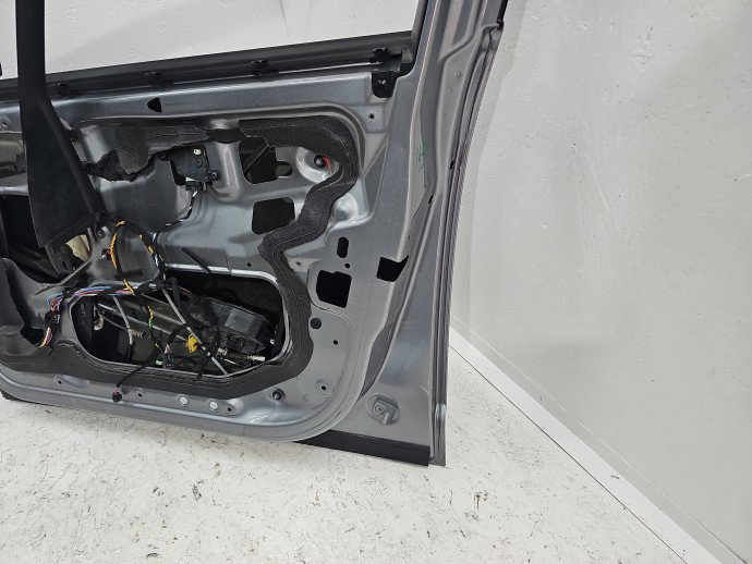 Usa dreapta fata Bmw X3 (E83) [Fabr 2003-2009] A08 SILBERGRAU METAL