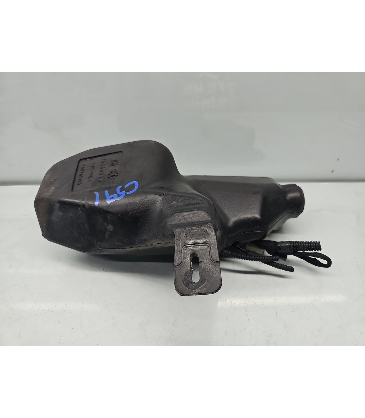 Vezi aici Vas lichid parbriz Opel Astra J [Fabr 2009-2015] 13260579 pentru doar 205,79 RON