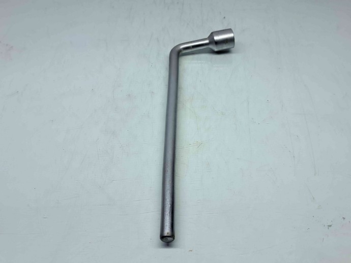  Cheie pentru roti Mercedes Clasa B (W245) [Fabr 2005-2011] A2215810001