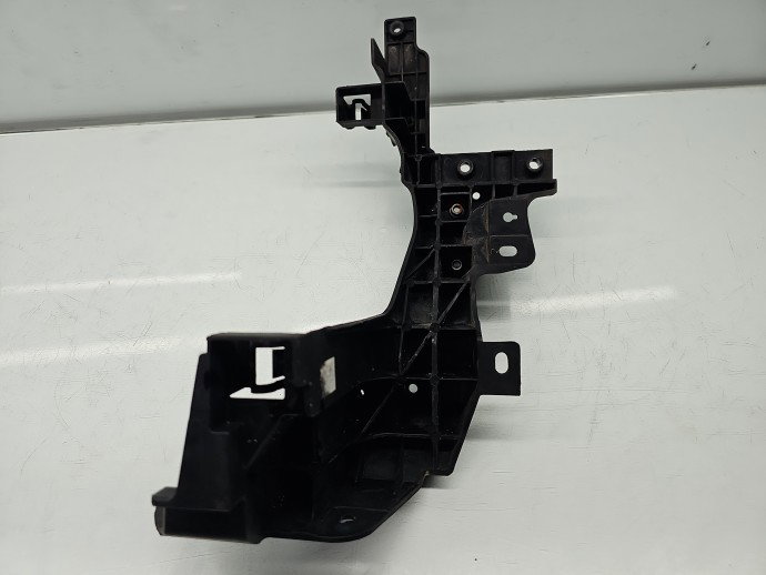 Suport far stanga Hyundai i30 (GD) [Fabr 2012-2017] 64156-A8000