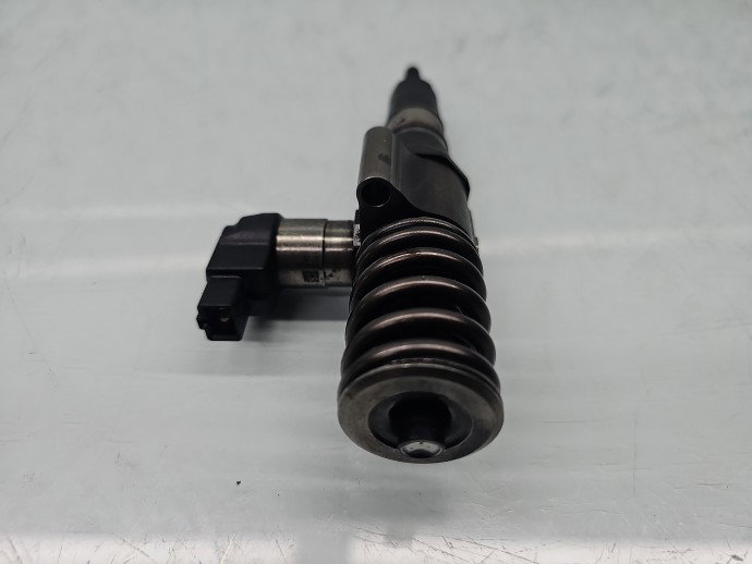 Injector Volkswagen Passat B6 (3C2) [Fabr 2005-2010] 03G130073S 2.0 TDI 100 KW / 136 CP