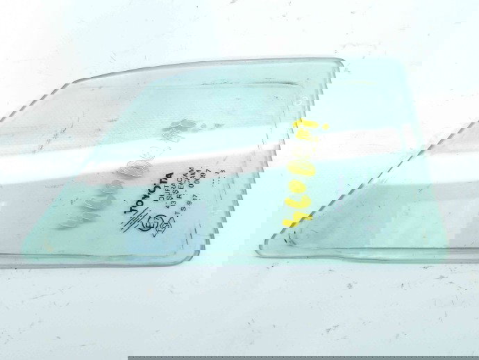 Geam fix dreapta fata OEM Toyota Yaris (P9) [Fabr 2005-2011] 1.0