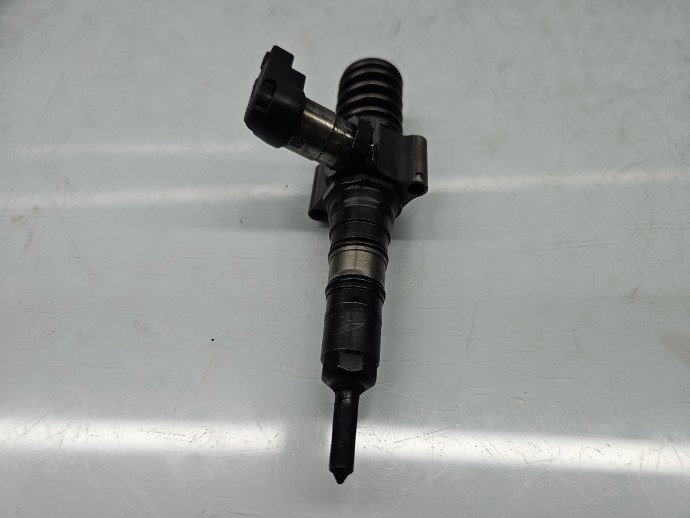 Injector Volkswagen Passat B6 (3C2) [Fabr 2005-2010] 03G130073S 2.0 TDI 100 KW / 136 CP