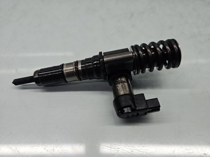 Injector Volkswagen Passat B6 (3C2) [Fabr 2005-2010] 03G130073S 2.0 TDI 100 KW / 136 CP