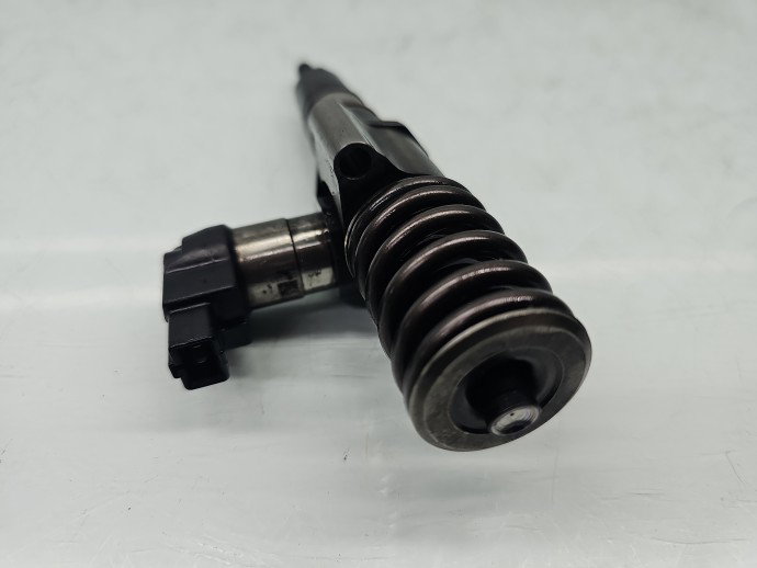 Injector Volkswagen Passat B6 (3C2) [Fabr 2005-2010] 03G130073S 2.0 TDI 100 KW / 136 CP