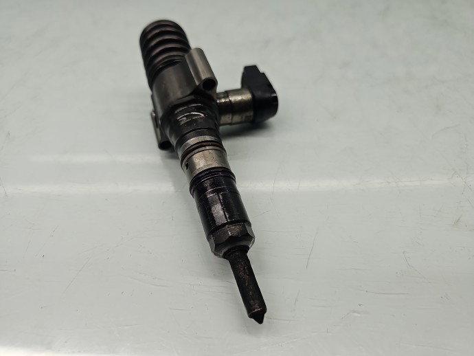Injector Volkswagen Passat B6 (3C2) [Fabr 2005-2010] 03G130073S 2.0 TDI 100 KW / 136 CP