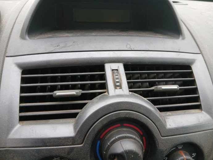 Grila aerisire centrala Renault Megane 2 Sedan [Fabr 2002-2008] OEM
