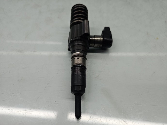 Injector Volkswagen Golf 5 (1K1) [Fabr 2004-2008] 03G130073S 2.0 TDI 100 KW / 136 CP