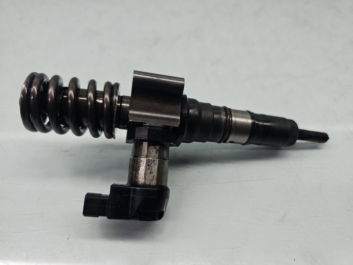 Injector Volkswagen Eos (1F7, 1F8) [Fabr 2006-2015] 03G130073S 2.0 TDI 100 KW / 136 CP