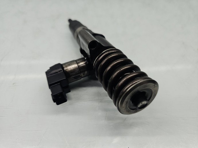 Injector Volkswagen Eos (1F7, 1F8) [Fabr 2006-2015] 03G130073S 2.0 TDI 100 KW / 136 CP