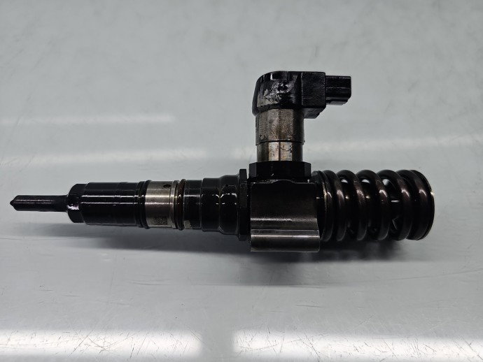 Injector Volkswagen Golf 5 (1K1) [Fabr 2004-2008] 03G130073S 2.0 TDI 100 KW / 136 CP