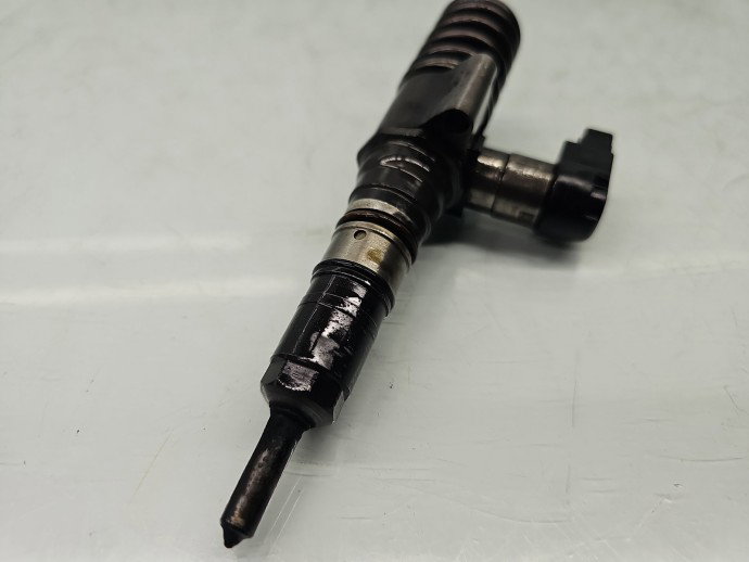 Injector Volkswagen Eos (1F7, 1F8) [Fabr 2006-2015] 03G130073S 2.0 TDI 100 KW / 136 CP
