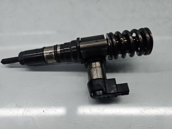 Injector Volkswagen Eos (1F7, 1F8) [Fabr 2006-2015] 03G130073S 2.0 TDI 100 KW / 136 CP