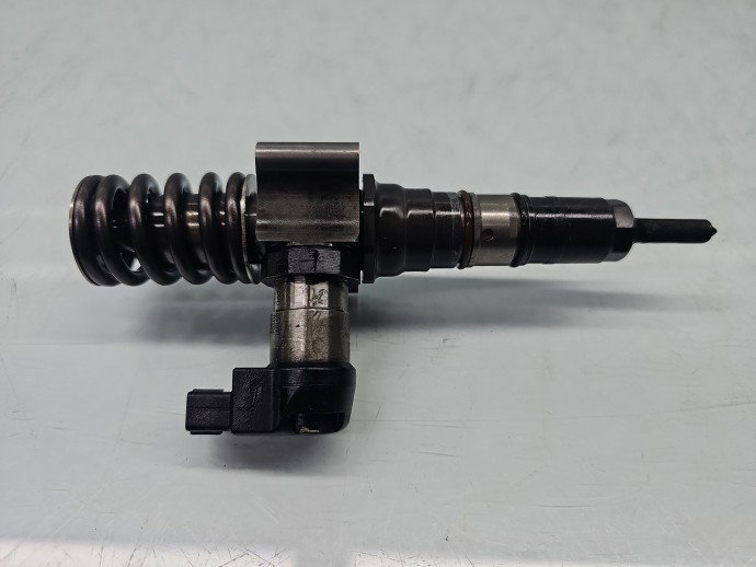 Injector Volkswagen Golf 5 (1K1) [Fabr 2004-2008] 03G130073S 2.0 TDI 100 KW / 136 CP
