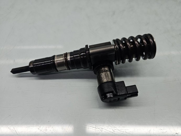Injector Volkswagen Golf 5 (1K1) [Fabr 2004-2008] 03G130073S 2.0 TDI 100 KW / 136 CP