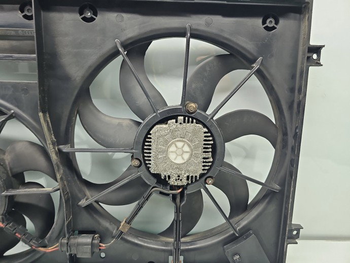 Electroventilator Volkswagen Golf 5 (1K1) [Fabr 2004-2008] 1K0121207A 2.0 TDI 100 KW / 136 CP