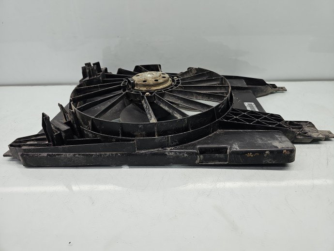 Electroventilator Renault Megane 2 Sedan [Fabr 2002-2008] 8200680824 1.5 dCi K9K732 78 KW / 106 CP