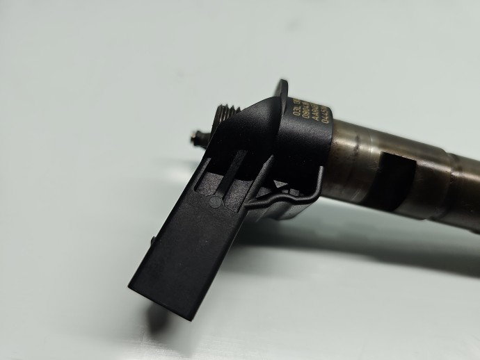 Injector Volkswagen Tiguan (5N) [Fabr 2007-2016] 03L130277 2.0 TDI CBAB 103KW / 140CP