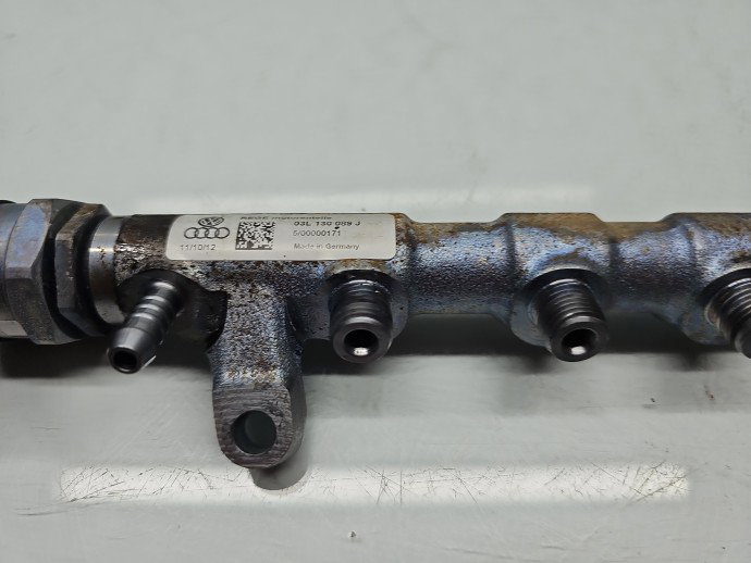 Rampa injectoare Volkswagen Tiguan (5N) [Fabr 2007-2016] 03L130089J 2.0 TDI CBAB 103 kW / 140 CP