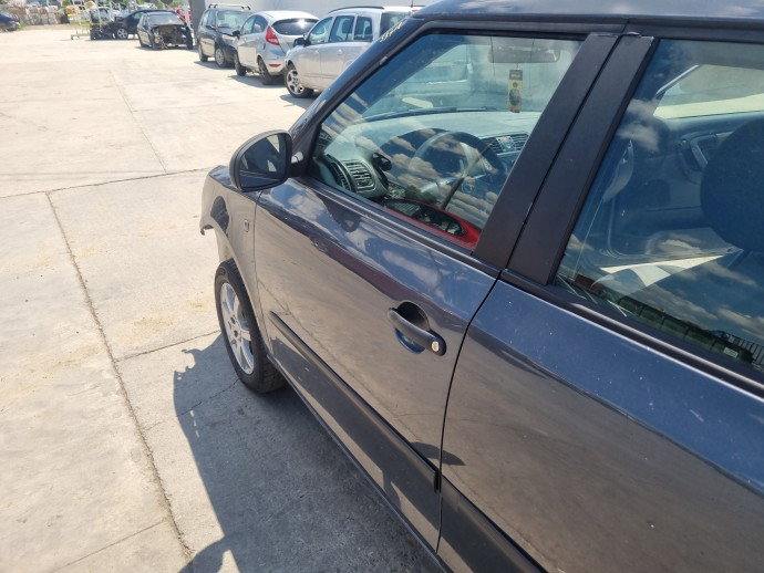 Usa stanga fata Skoda Fabia 2 (5J, 542) [Fabr 2007-2014] Berlina cu hayon  195 Gri Meteor