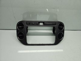 Grila aerisire centrala Volkswagen Tiguan (5N) [Fabr 2007-2016] 5N0858071E