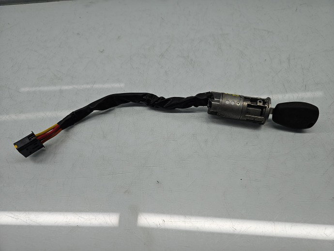Contact cu cheie Dacia Logan (LS) [Fabr 2004-2012] OEM 1.4 Benz K7J-A755KW / 73CP