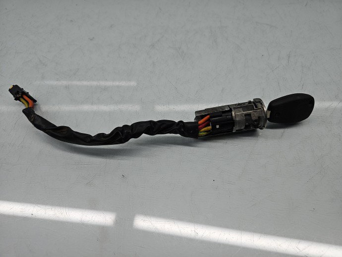 Contact cu cheie Dacia Logan (LS) [Fabr 2004-2012] OEM 1.4 Benz K7J-A755KW / 73CP