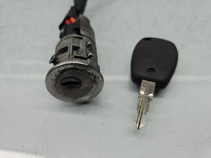 Contact cu cheie Dacia Logan (LS) [Fabr 2004-2012] OEM 1.4 Benz K7J-A755KW / 73CP