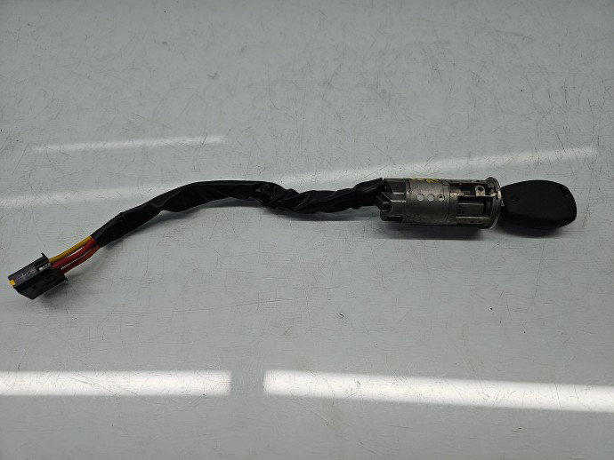 Contact cu cheie Dacia Logan (LS) [Fabr 2004-2012] OEM 1.4 Benz K7J-A755KW / 73CP