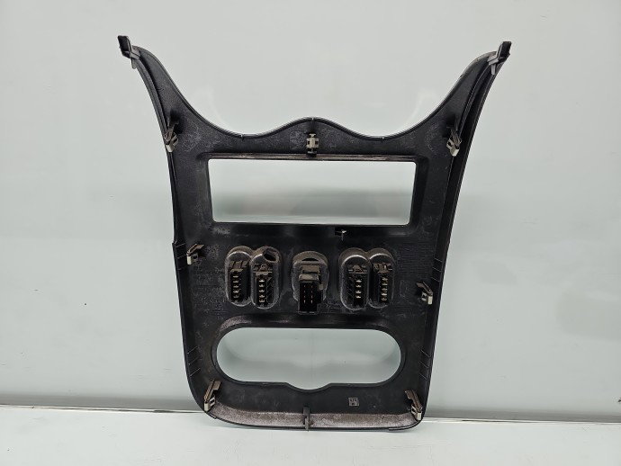 Butoane comenzi consola centrala Dacia Logan (LS) [Fabr 2004-2012] 8200739438