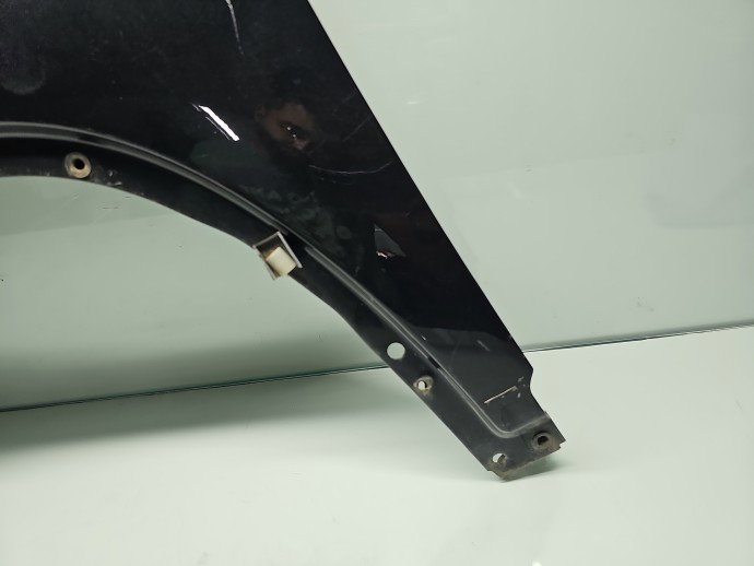 Aripa stanga fata Volkswagen Tiguan (5N) [Fabr 2007-2016] SUV  040 Negru Unilack