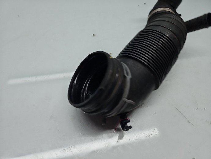 Tub admisie aer AUDI Q3 (8UB) [Fabr 2011-2018] 5N0129656 2.0 TDI CBAB 103KW / 140CP