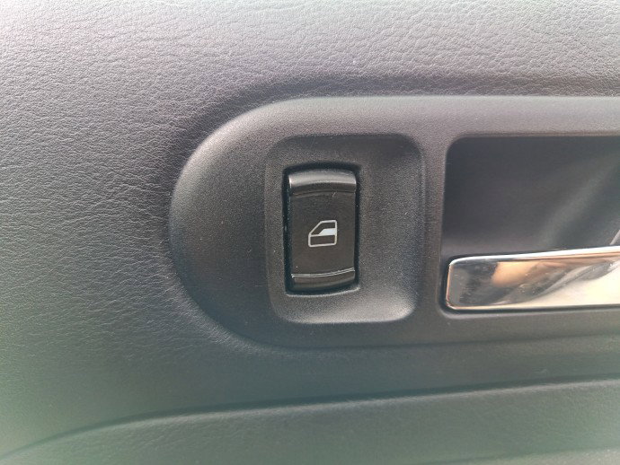 Buton geam dreapta fata Volkswagen Golf 4 (1J1) [Fabr 1997-2004]