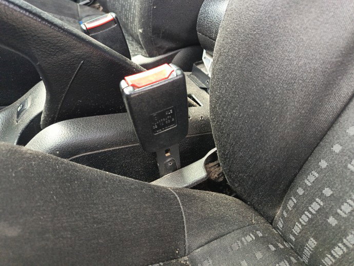 Capsa centura stanga fata Volkswagen Golf 4 (1J1) [Fabr 1997-2004]