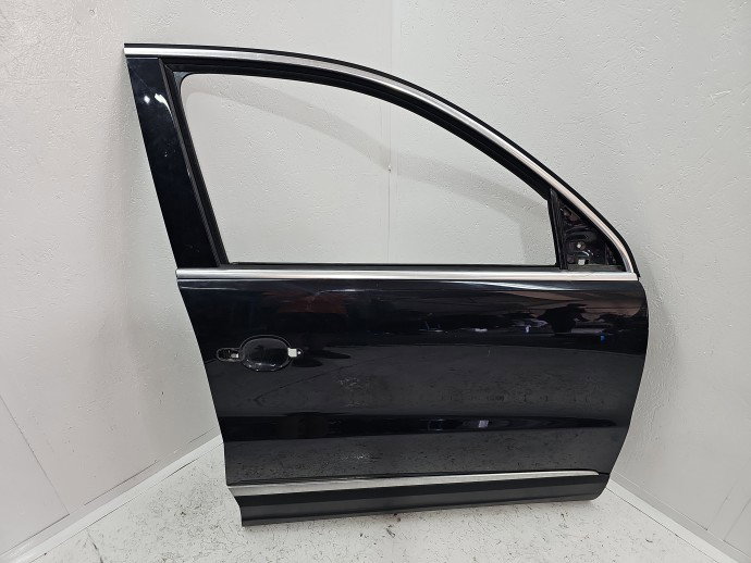 Usa dreapta fata Volkswagen Tiguan (5N) [Fabr 2007-2016] SUV LC9X
