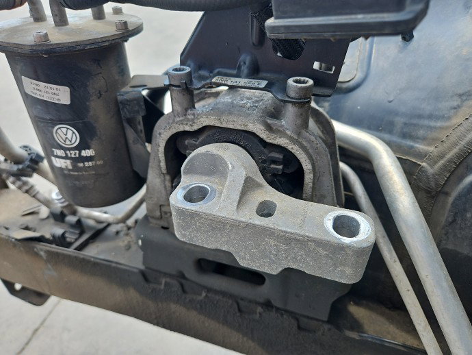 Tampon motor dreapta Volkswagen Tiguan (5N) [Fabr 2007-2016]  2.0 TDI CBAB 103 kW / 140 CP